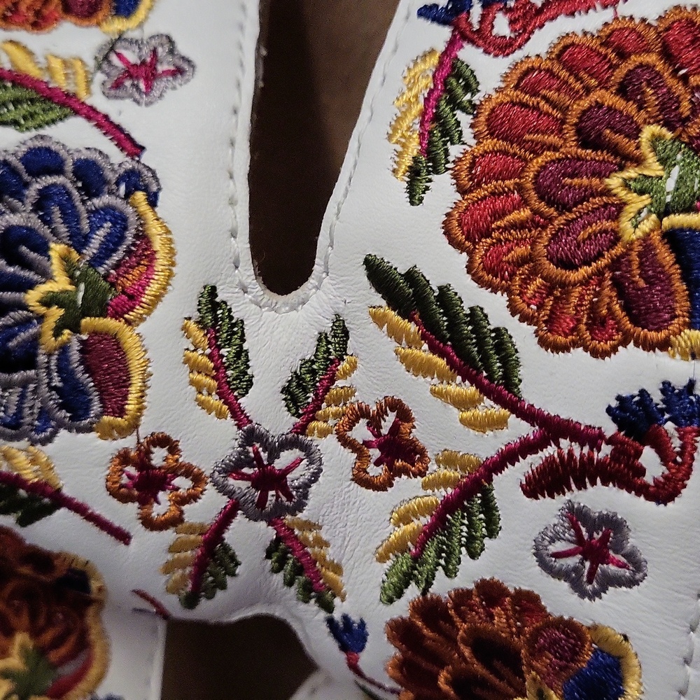 Alegria 8 8.5 Or 38 Embroidered White Sandals With Velcro - Picture 11 of 17